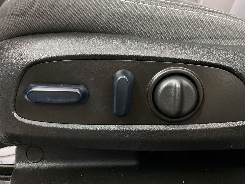 Certified 2023 GMC Terrain SLE w/ Driver Convenience Package image 12