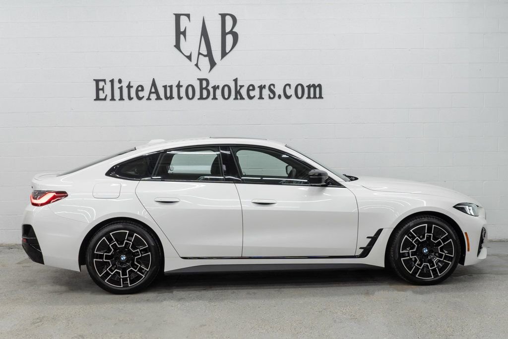 Used 2025 BMW 430i xDrive w/ M Sport Package image 5