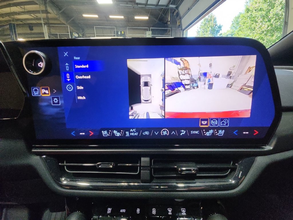 Used 2024 Chevrolet Equinox EV RS AWD/4WD image 20