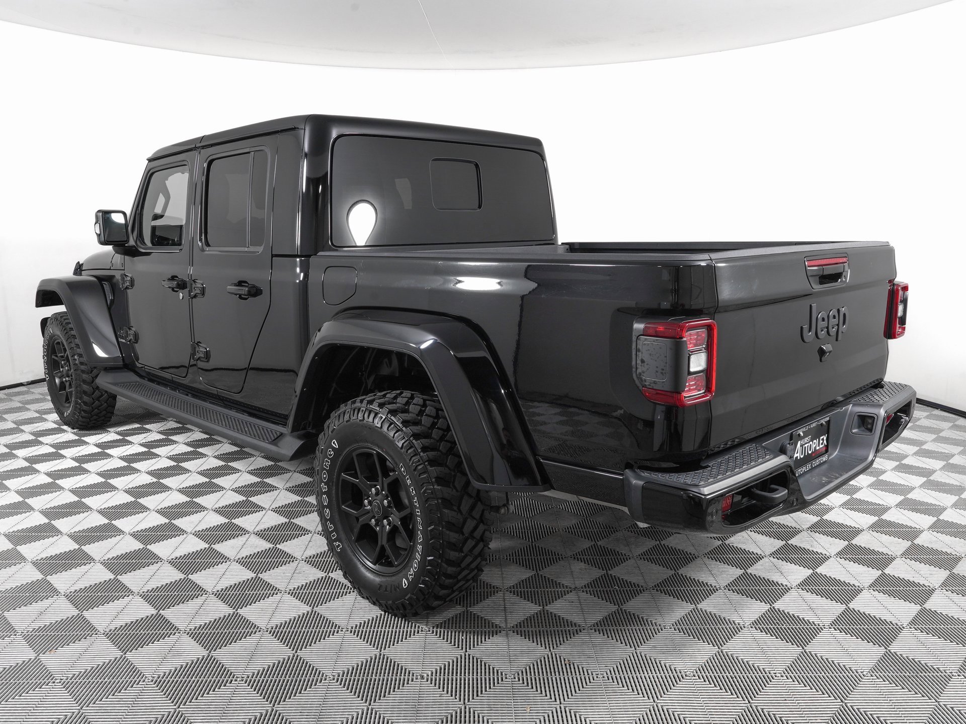 Used 2023 Jeep Gladiator Overland image 8