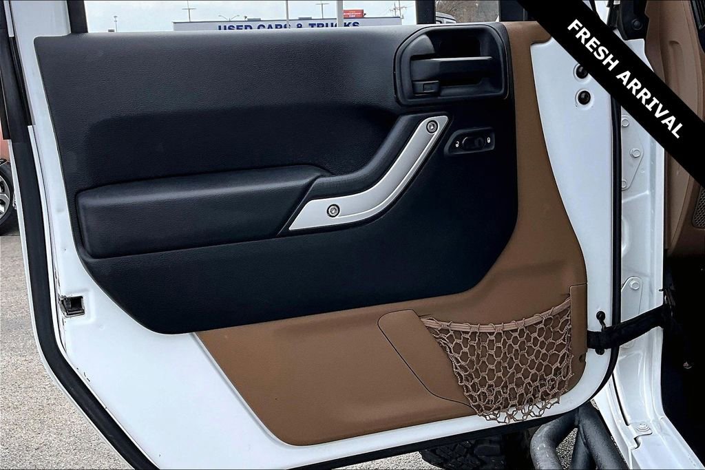 Used 2014 Jeep Wrangler Unlimited Rubicon image 18