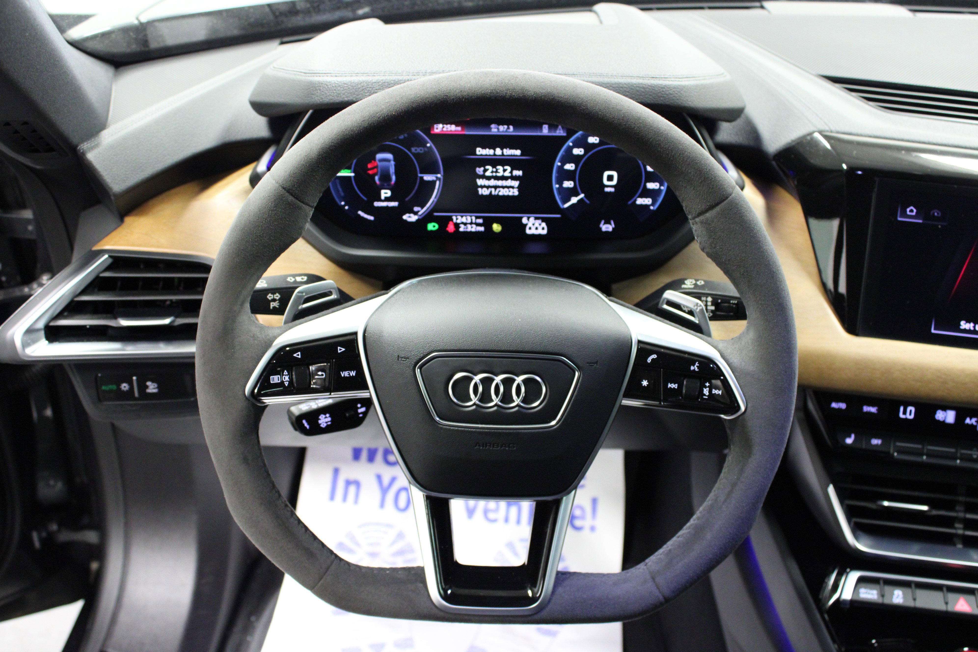 Used 2023 Audi e-tron GT Premium Plus image 16