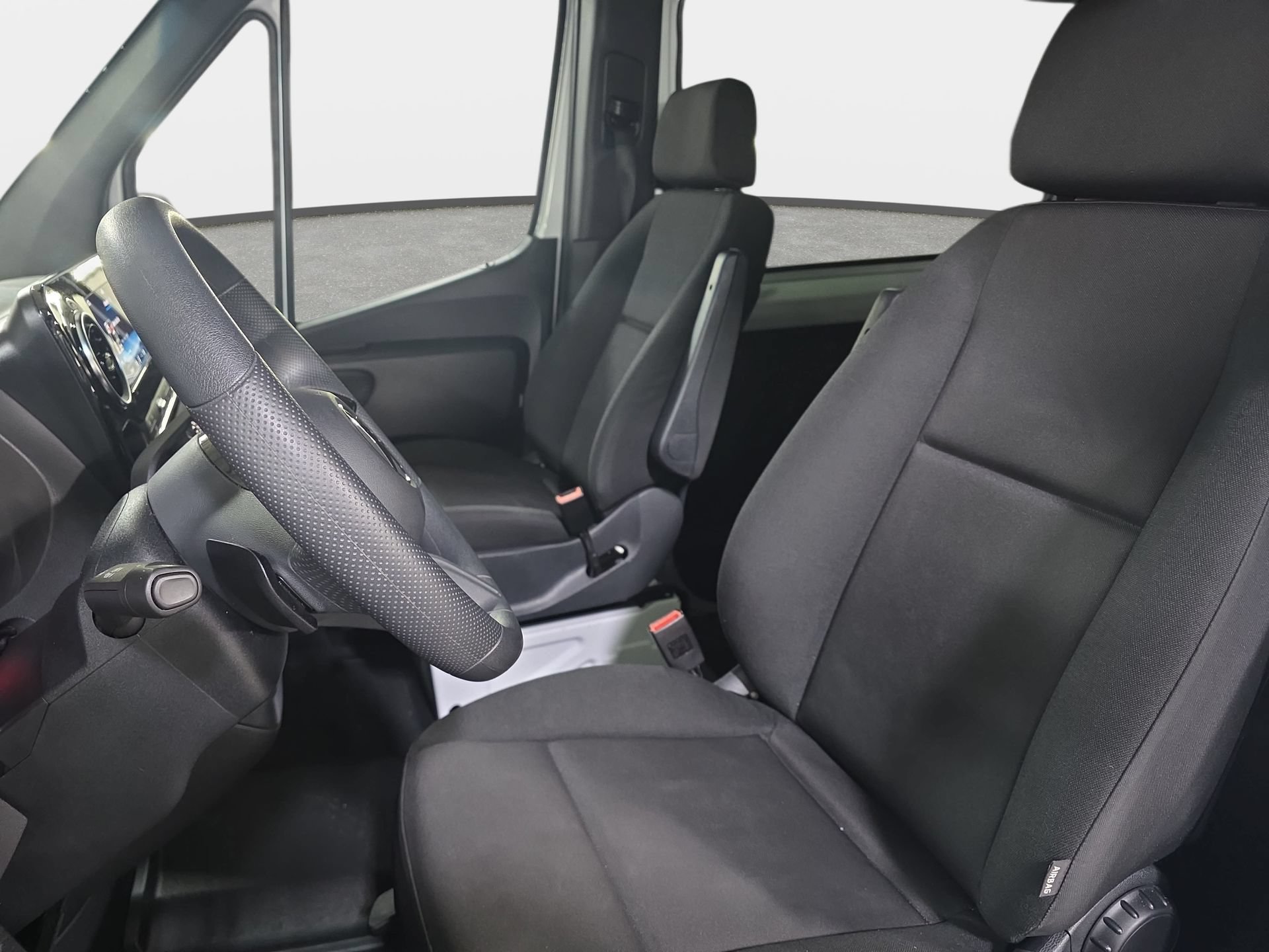 Used 2025 Mercedes-Benz Sprinter 2500 image 14