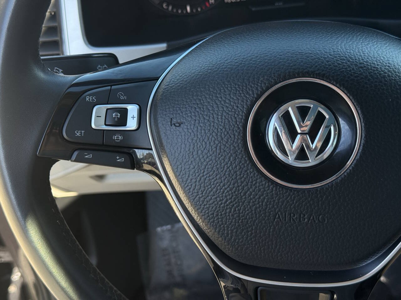 Used 2019 Volkswagen Atlas SEL R-Line AWD/4WD image 16