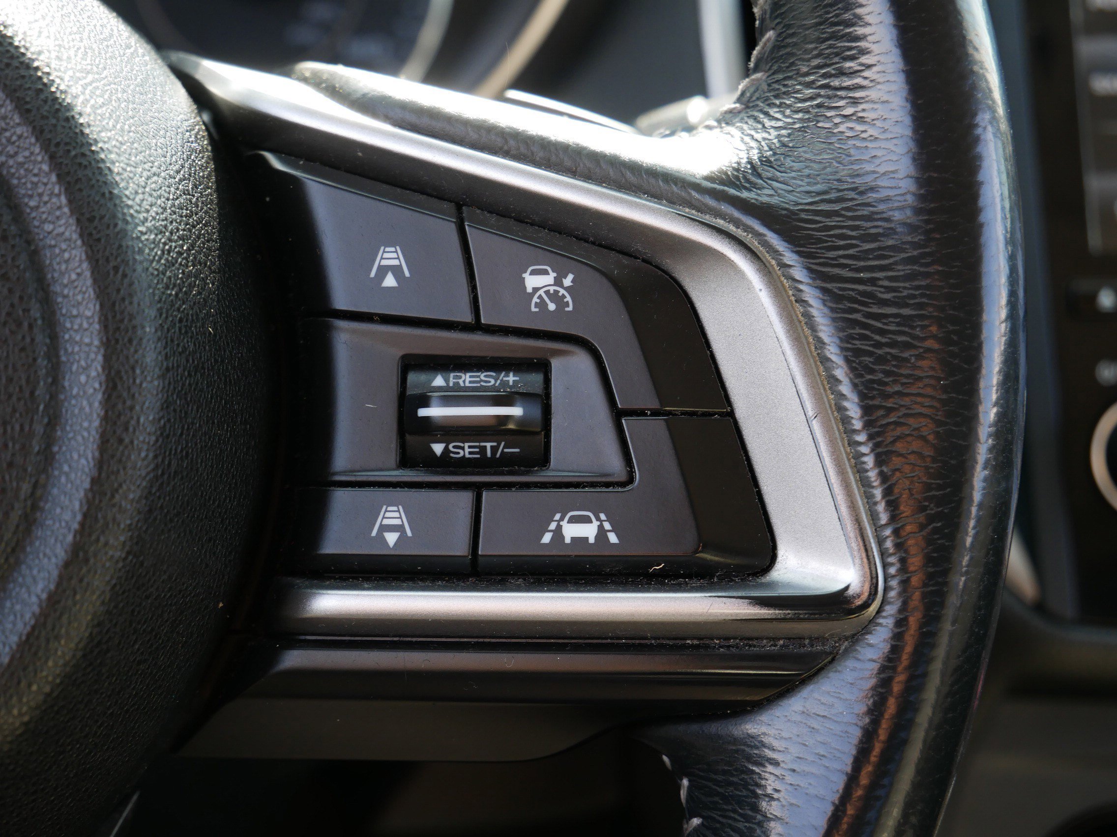 Used 2018 Subaru Impreza 2.0i Limited image 29