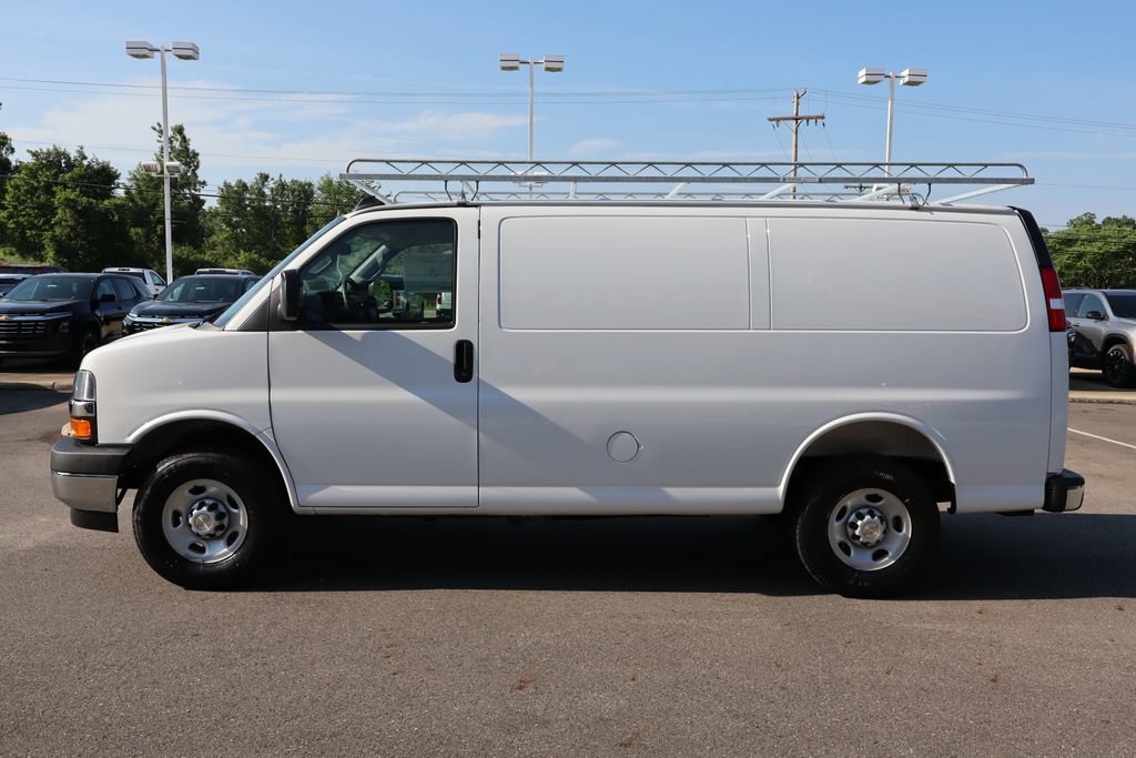 New 2025 Chevrolet Express 2500 w/ Driver Convenience Package RWD image 23