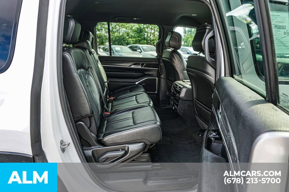 Used 2023 Jeep Wagoneer Series III w/ Preferred Equipment Group image 24