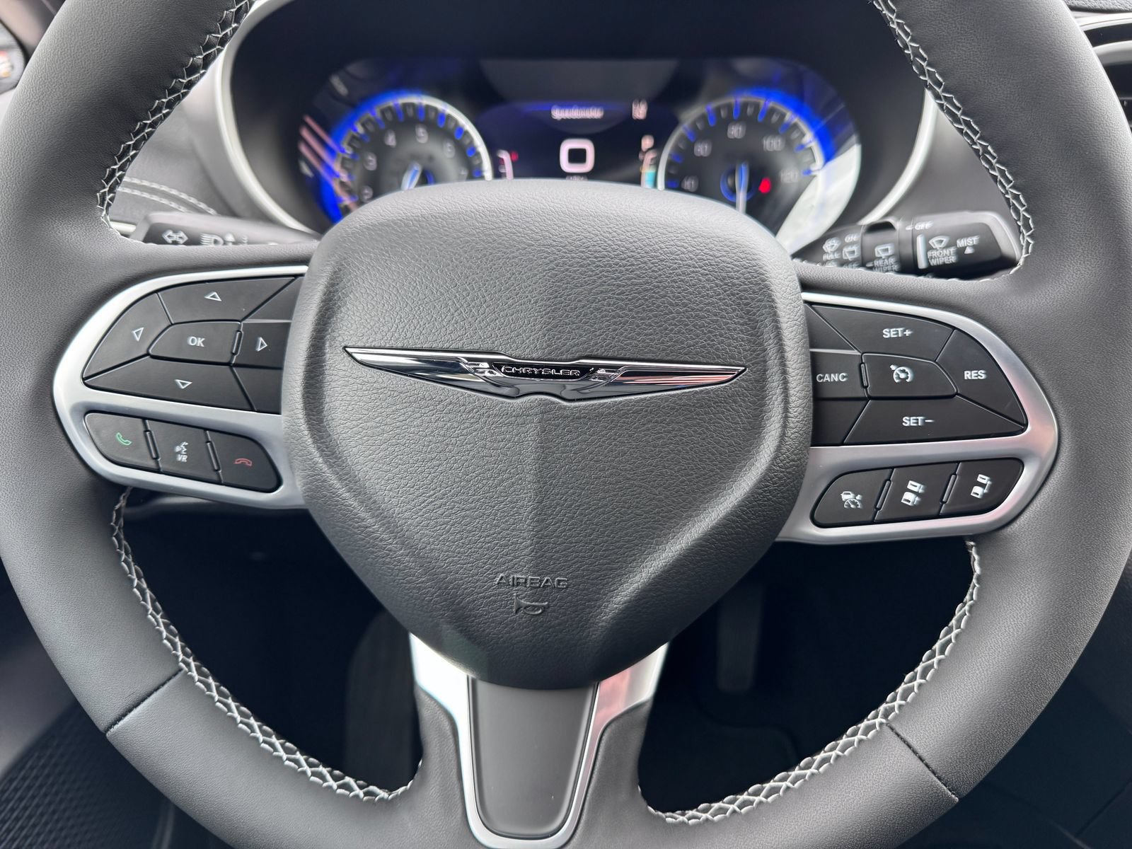 New 2025 Chrysler Pacifica Select FWD image 15