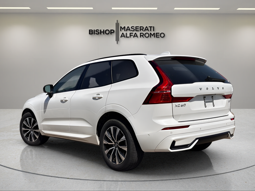 Used 2024 Volvo XC60 B5 Plus AWD/4WD image 3