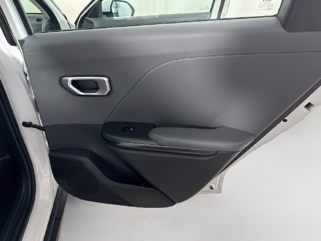 Used 2025 Kia K4 FWD image 27