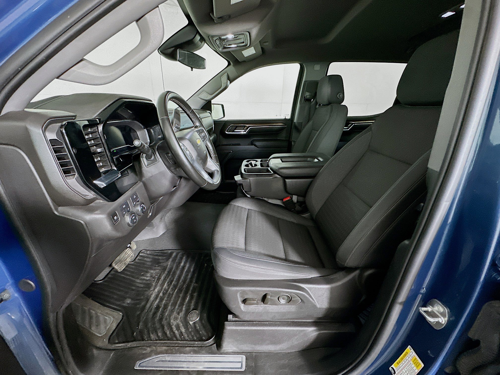 Used 2024 Chevrolet Silverado 1500 LT image 13