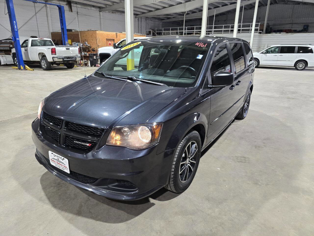 Used 2014 Dodge Grand Caravan SE w/ Quick Order Package 29E SE FWD image 2