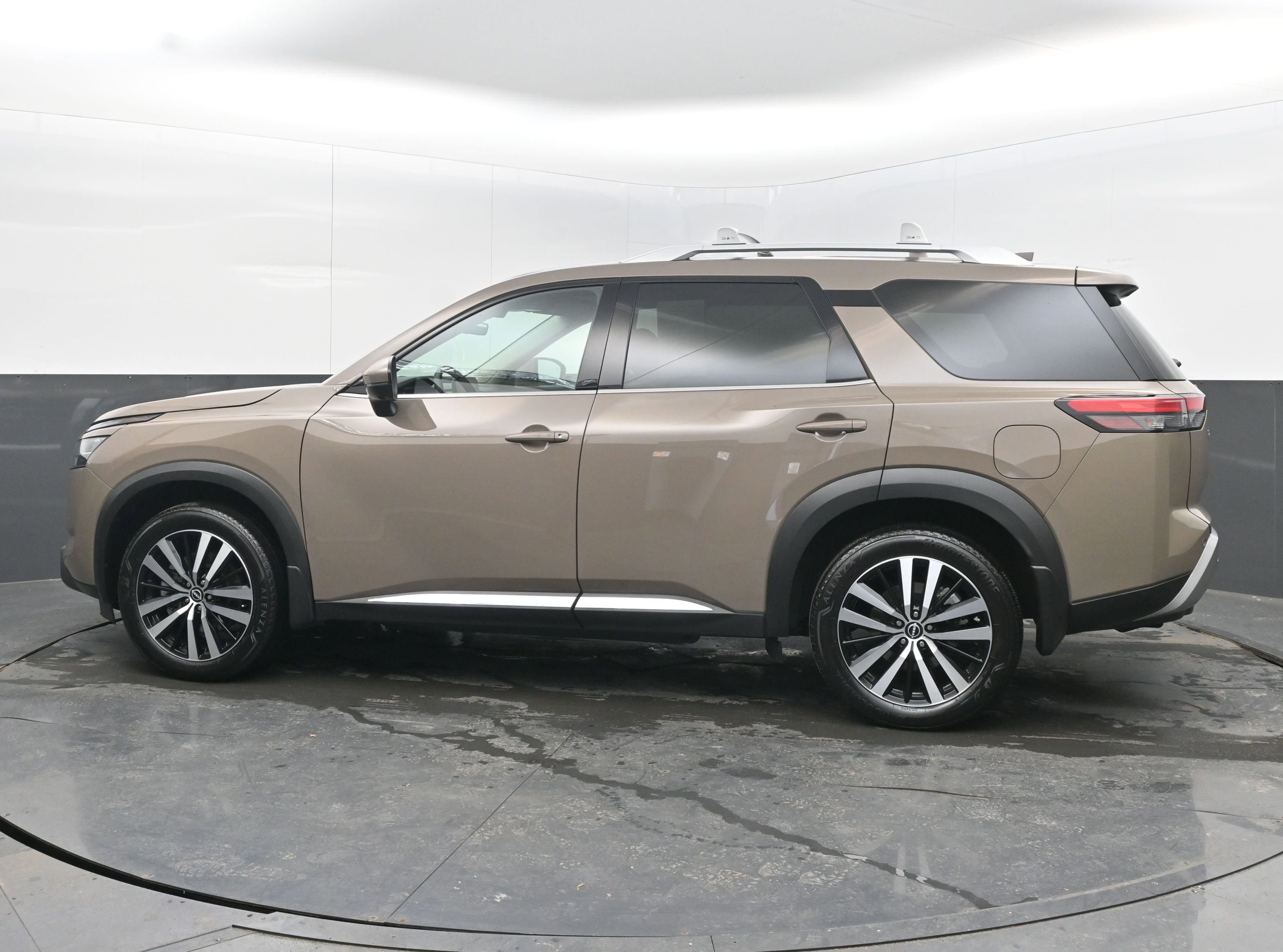 Certified 2024 Nissan Pathfinder Platinum w/ Cargo Package image 5