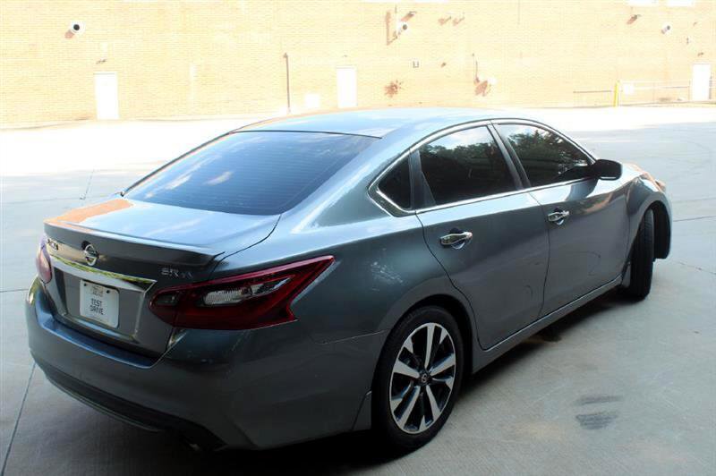 Used 2017 Nissan Altima 2.5 SR w/ LED Appearance Package image 5