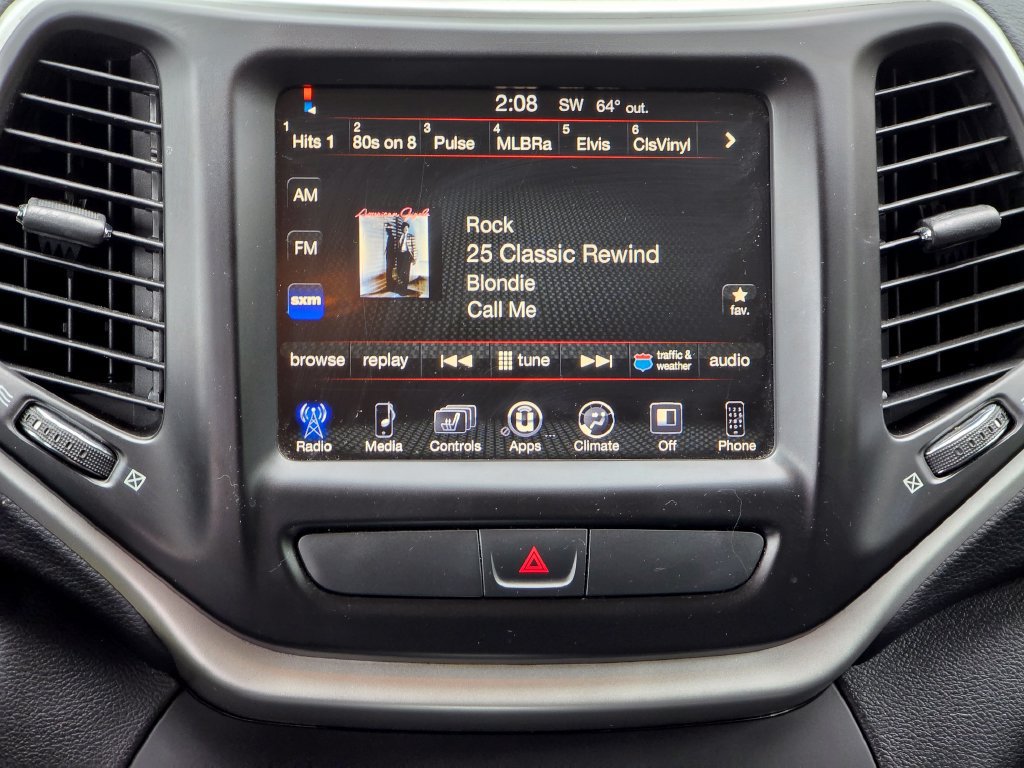 Used 2016 Jeep Cherokee Trailhawk w/ Cold Weather Group AWD/4WD image 8
