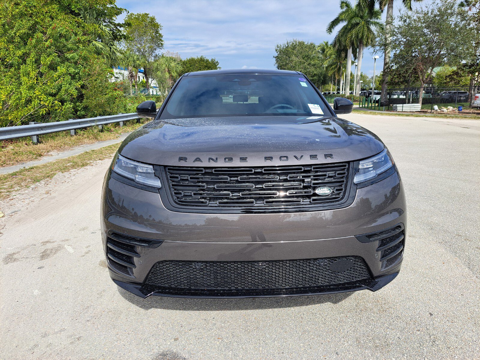 New 2025 Land Rover Range Rover Velar Dynamic SE image 6