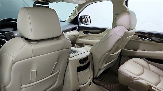 Used 2020 Cadillac Escalade Luxury image 19