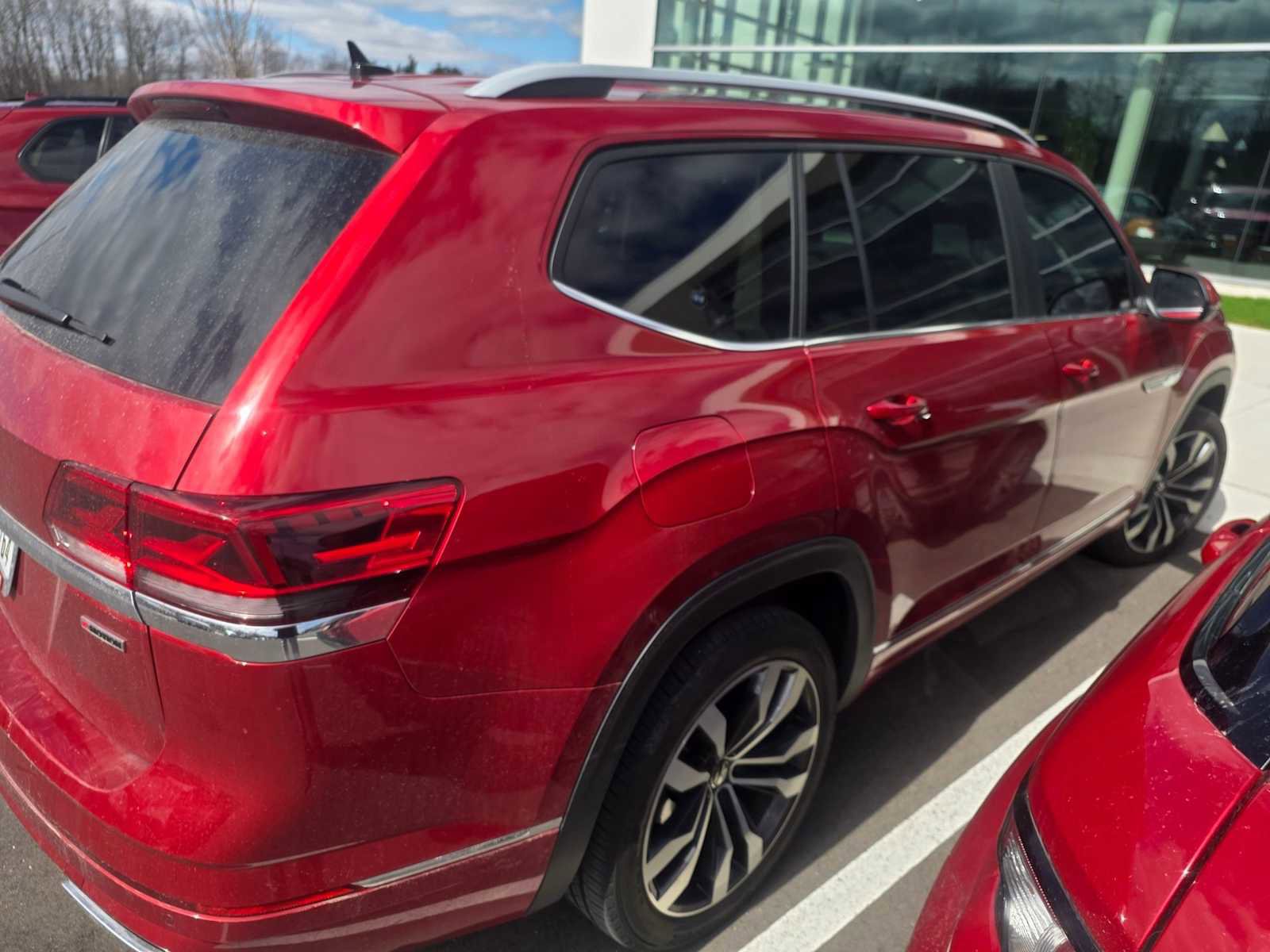 Used 2021 Volkswagen Atlas SEL R-Line image 4