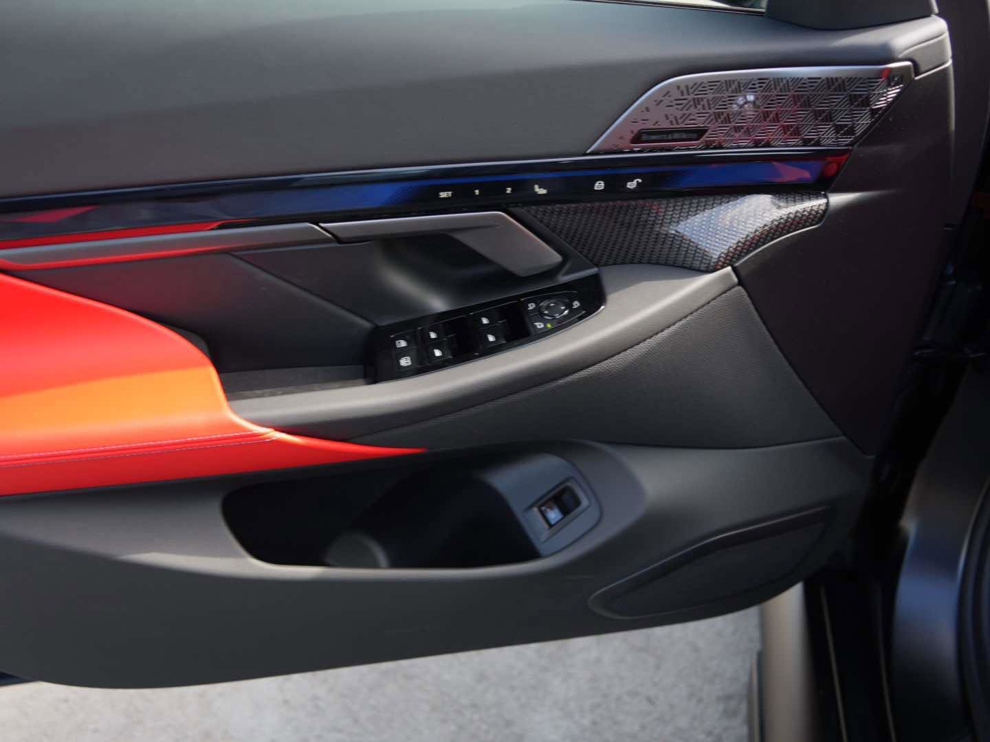 New 2026 BMW M5 AWD w/ Carbon Package image 15