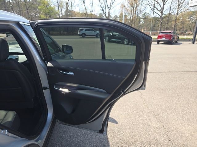 Used 2022 Cadillac XT4 Premium Luxury w/ Technology Package image 32