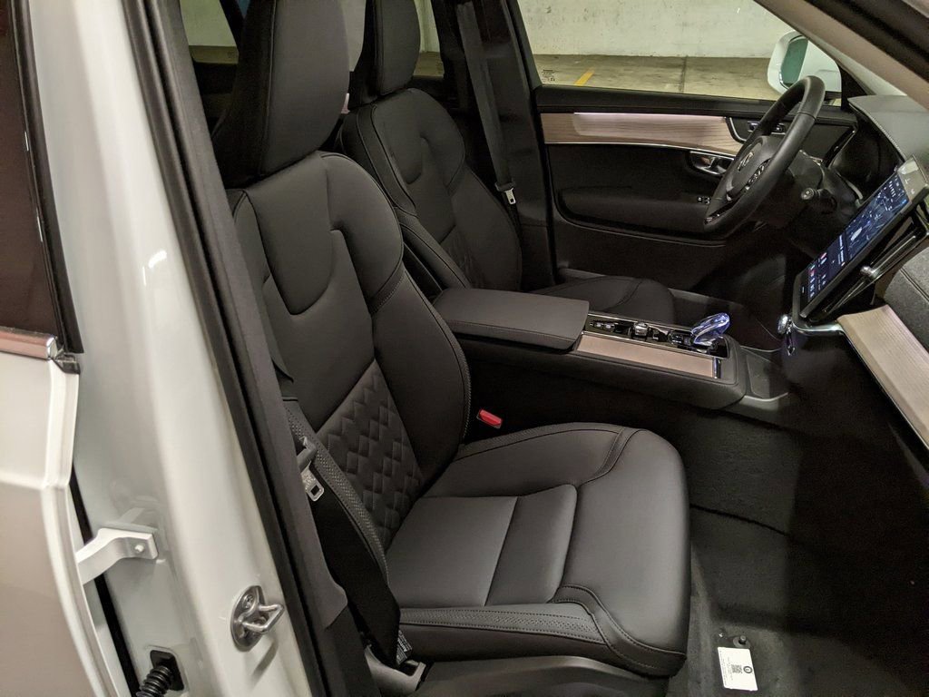 New 2025 Volvo XC90 T8 Core w/ Climate Package image 23