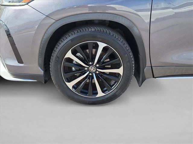 Used 2021 Toyota Highlander XSE AWD/4WD image 24