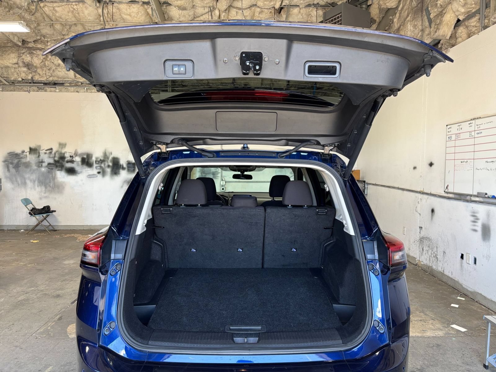 Used 2025 Nissan Rogue SV FWD image 32