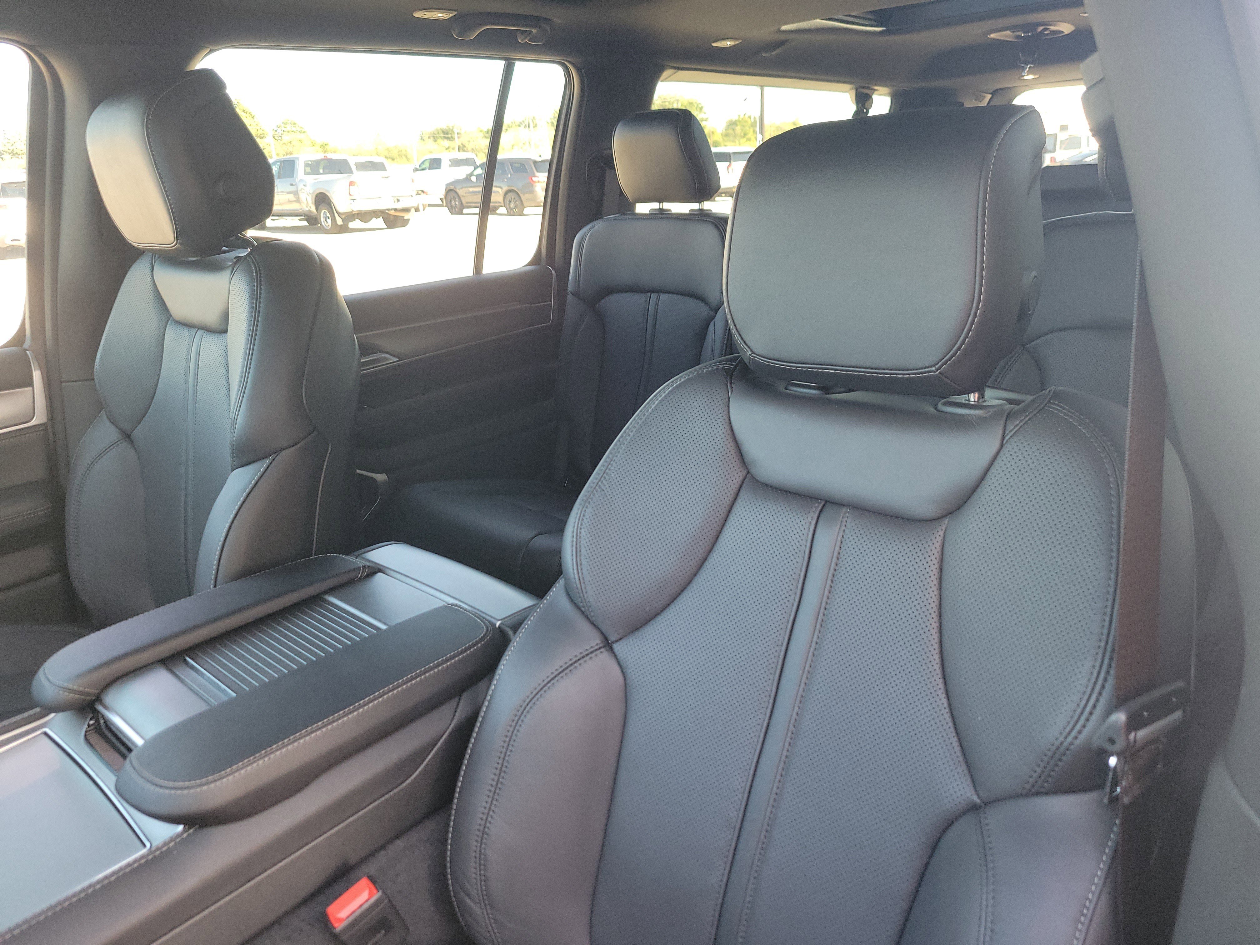 New 2025 Jeep Wagoneer L Series II image 14