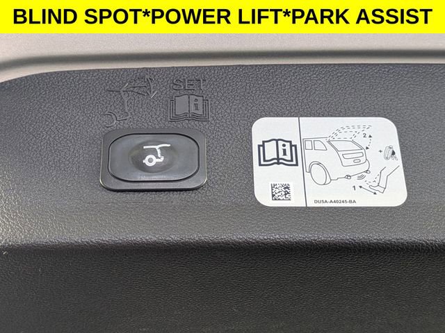 Used 2017 Ford Escape Titanium FWD image 31