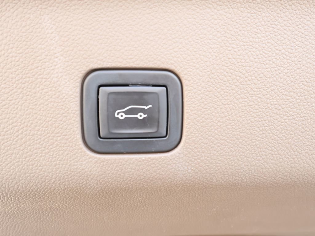 Certified 2022 GMC Yukon XL Denali image 36