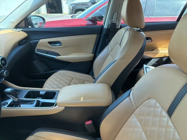 Used 2020 Nissan Sentra SV w/ SV Premium Package FWD image 8