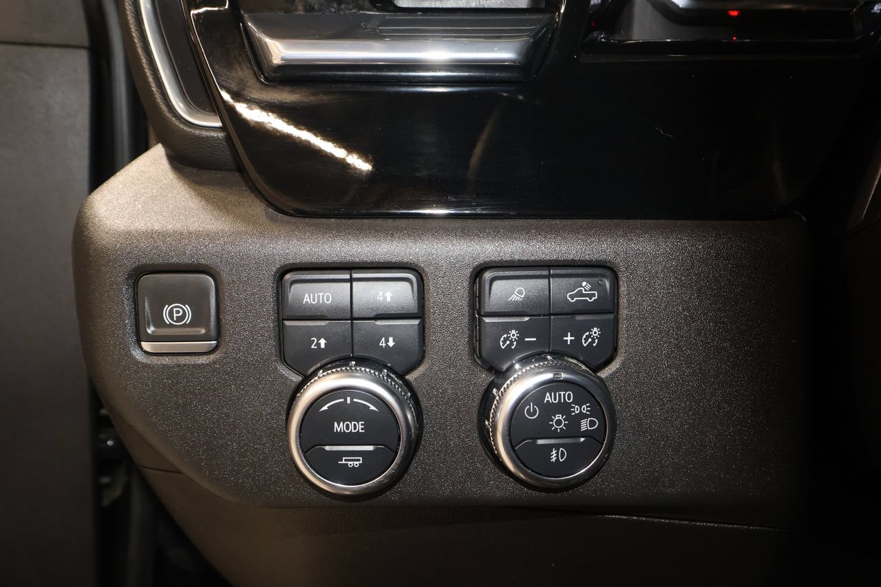 Used 2024 GMC Sierra 2500 SLT w/ SLT Convenience Package AWD/4WD image 11
