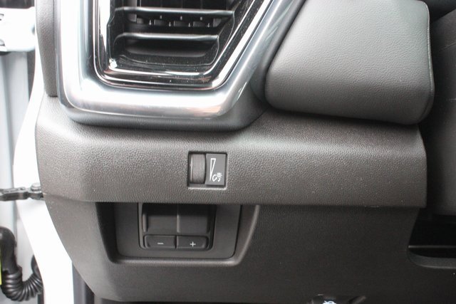 New 2025 GMC Canyon Elevation w/ Convenience Package image 17