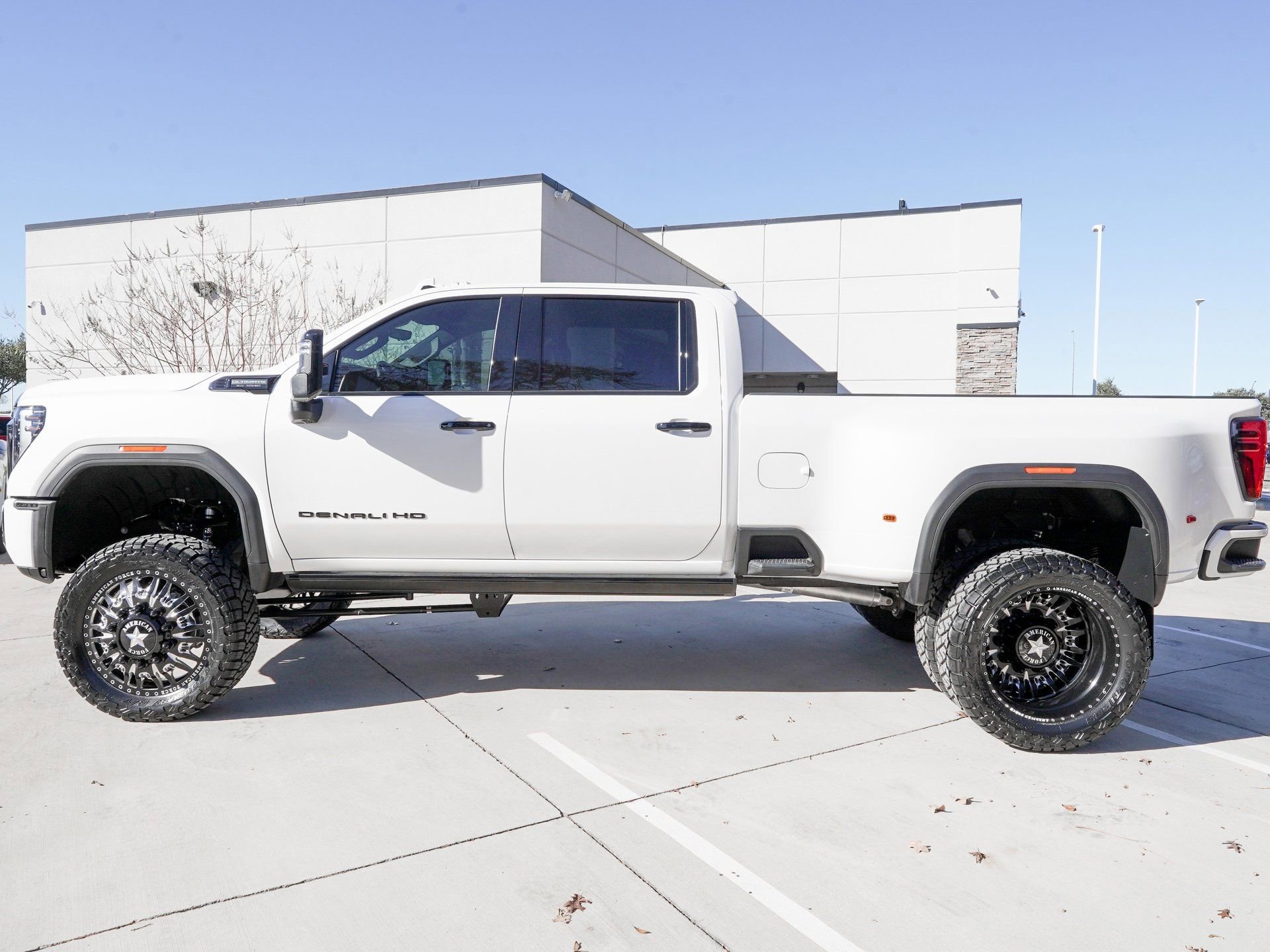 Used 2025 GMC Sierra 3500 Denali Ultimate AWD/4WD image 7