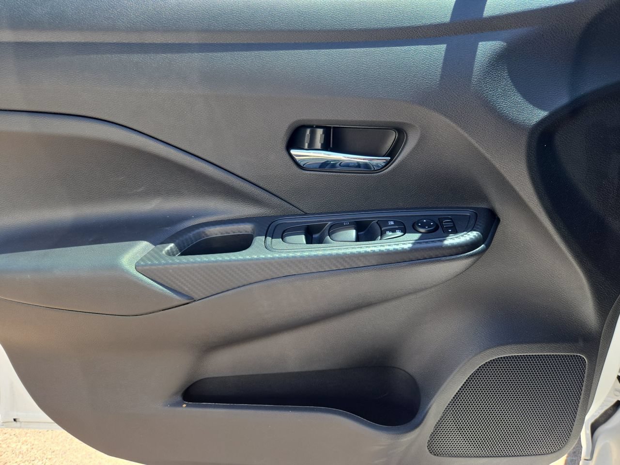 Used 2025 Nissan Versa SV w/ Trunk Package FWD image 17