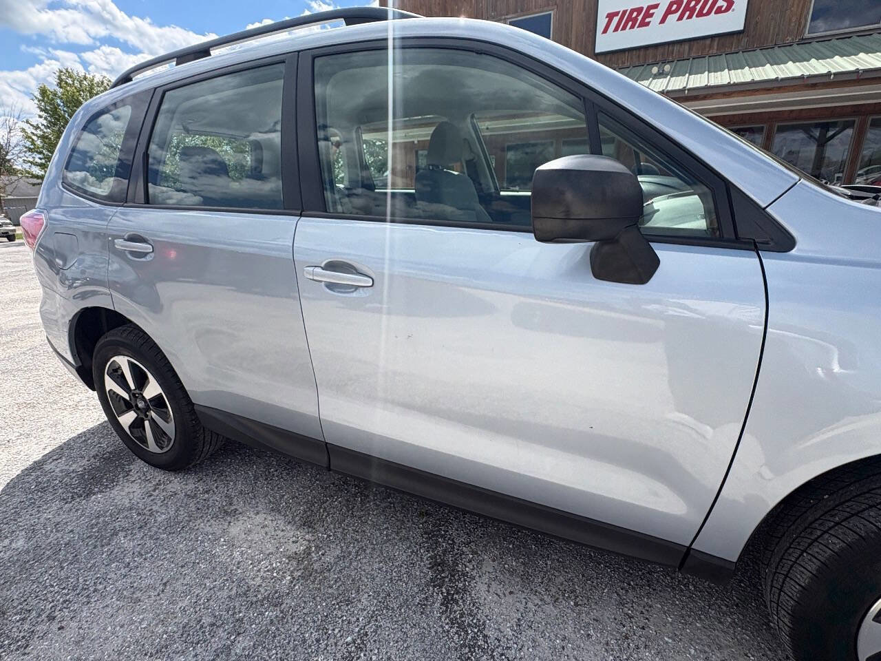 Used 2017 Subaru Forester 2.5i w/ Alloy Wheel Package AWD/4WD image 5
