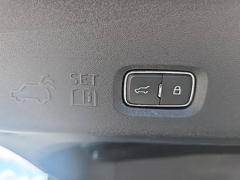 Used 2025 Ford Expedition Active AWD/4WD image 33