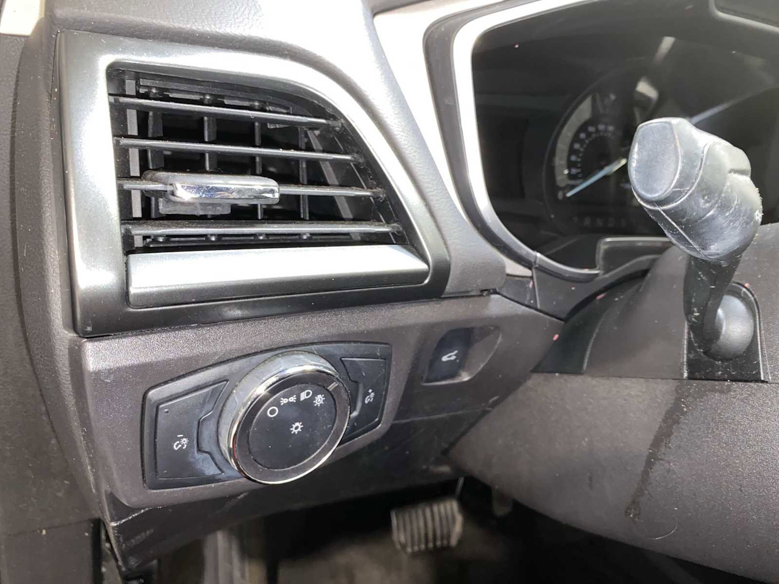 Used 2014 Ford Fusion SE FWD image 24
