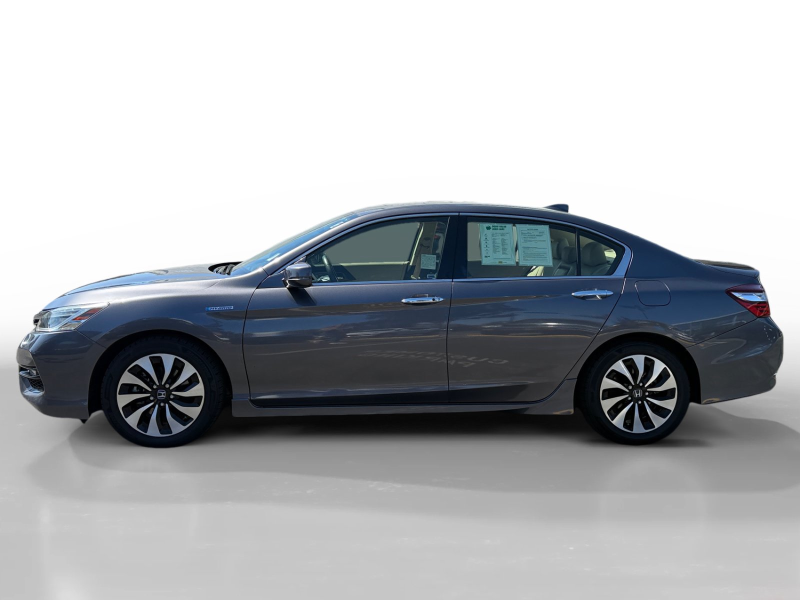 Used 2017 Honda Accord Touring image 2