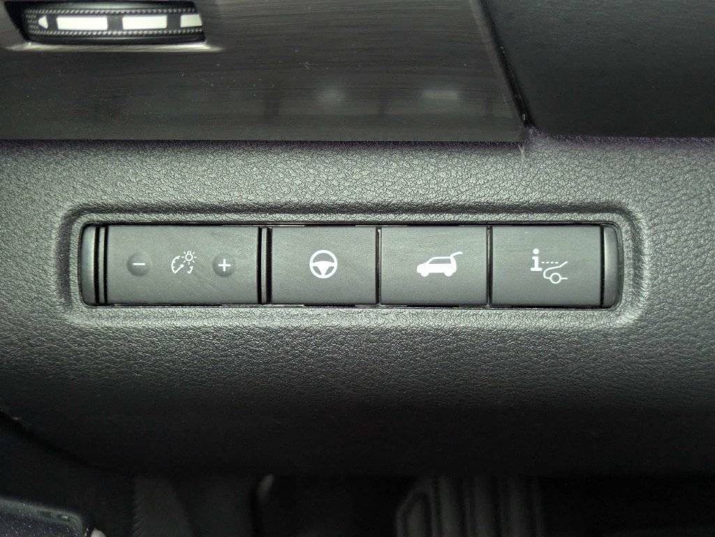 Used 2025 Nissan Pathfinder Platinum w/ Black Appearance Package FWD image 25