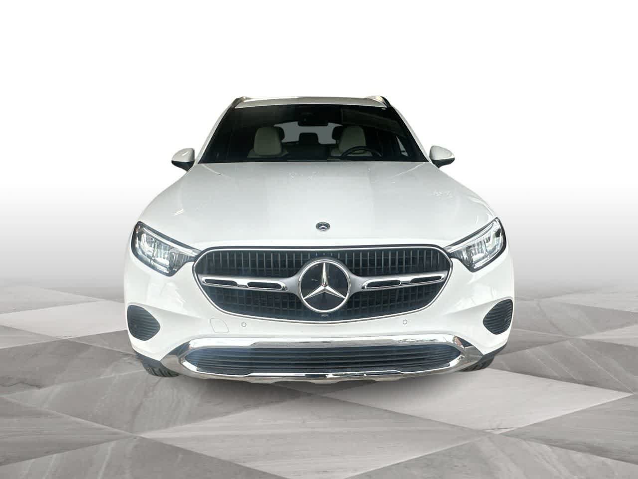 Used 2026 Mercedes-Benz GLC 300 image 3