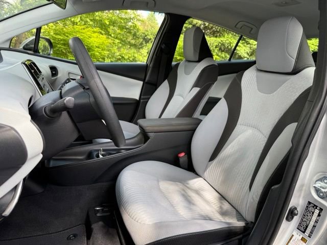 Used 2017 Toyota Prius Two FWD image 9