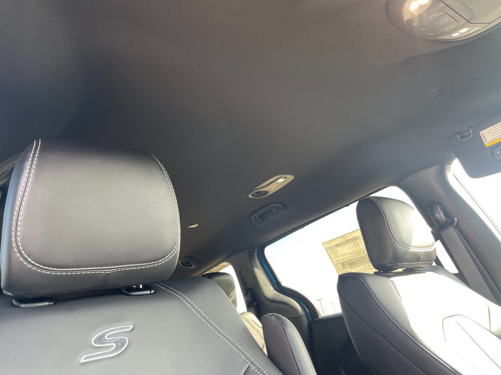 New 2026 Chrysler Pacifica Select w/ S Appearance Package image 19