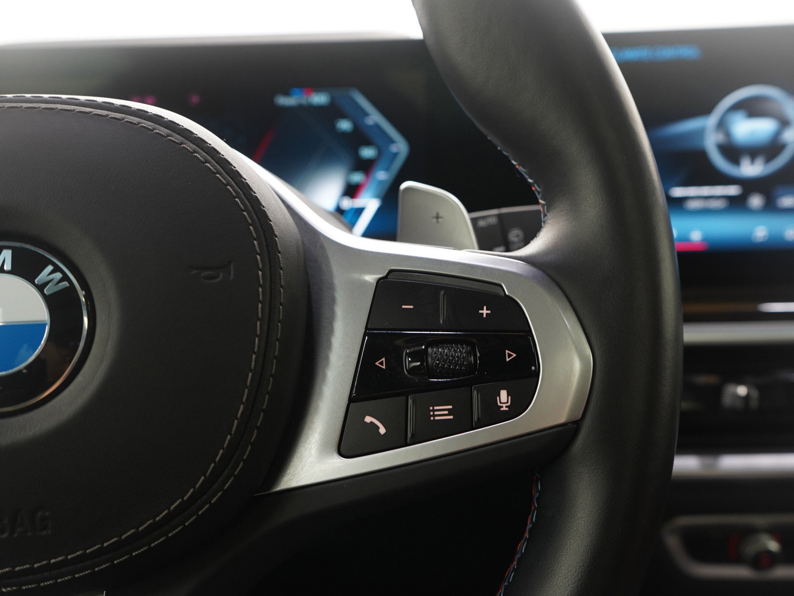 Used 2024 BMW X5 M60i image 27