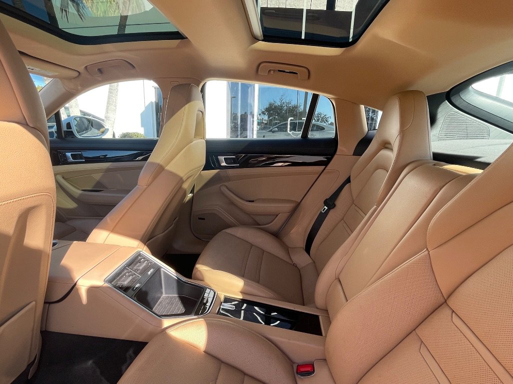 Used 2018 Porsche Panamera image 24