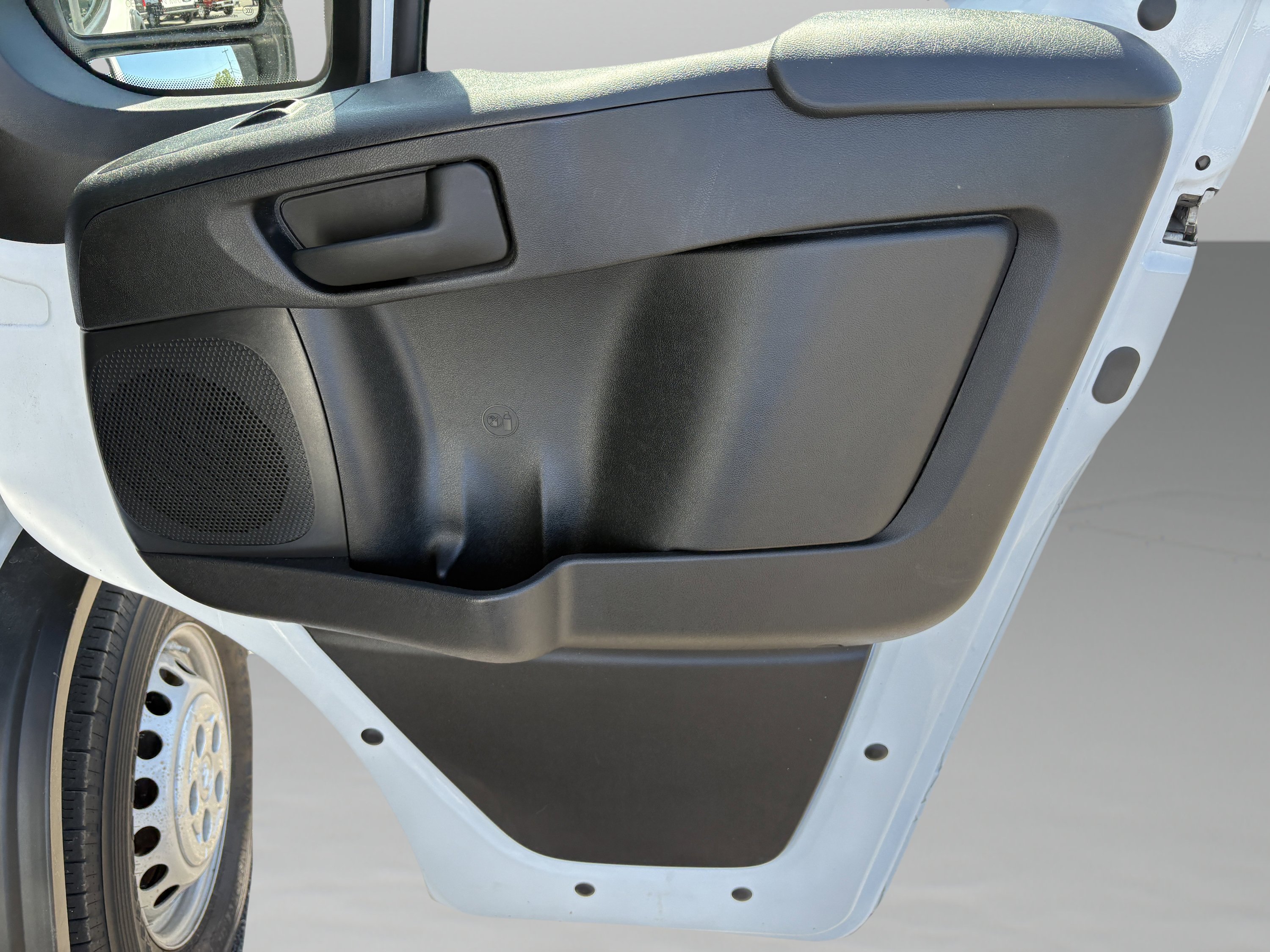 Used 2025 RAM ProMaster 2500 w/ Convenience Group FWD image 25