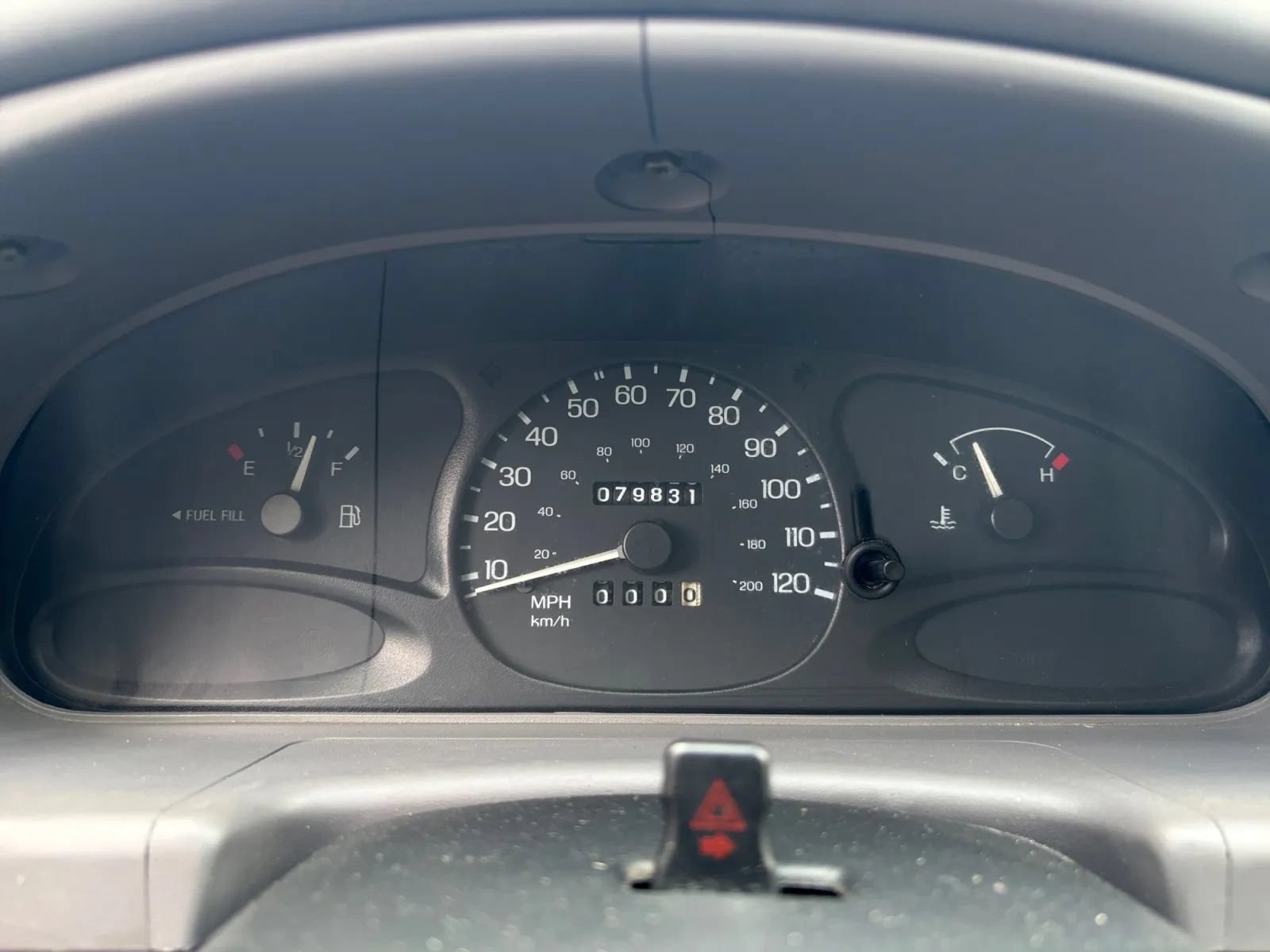 Used 2002 Ford Escort Sedan FWD image 16