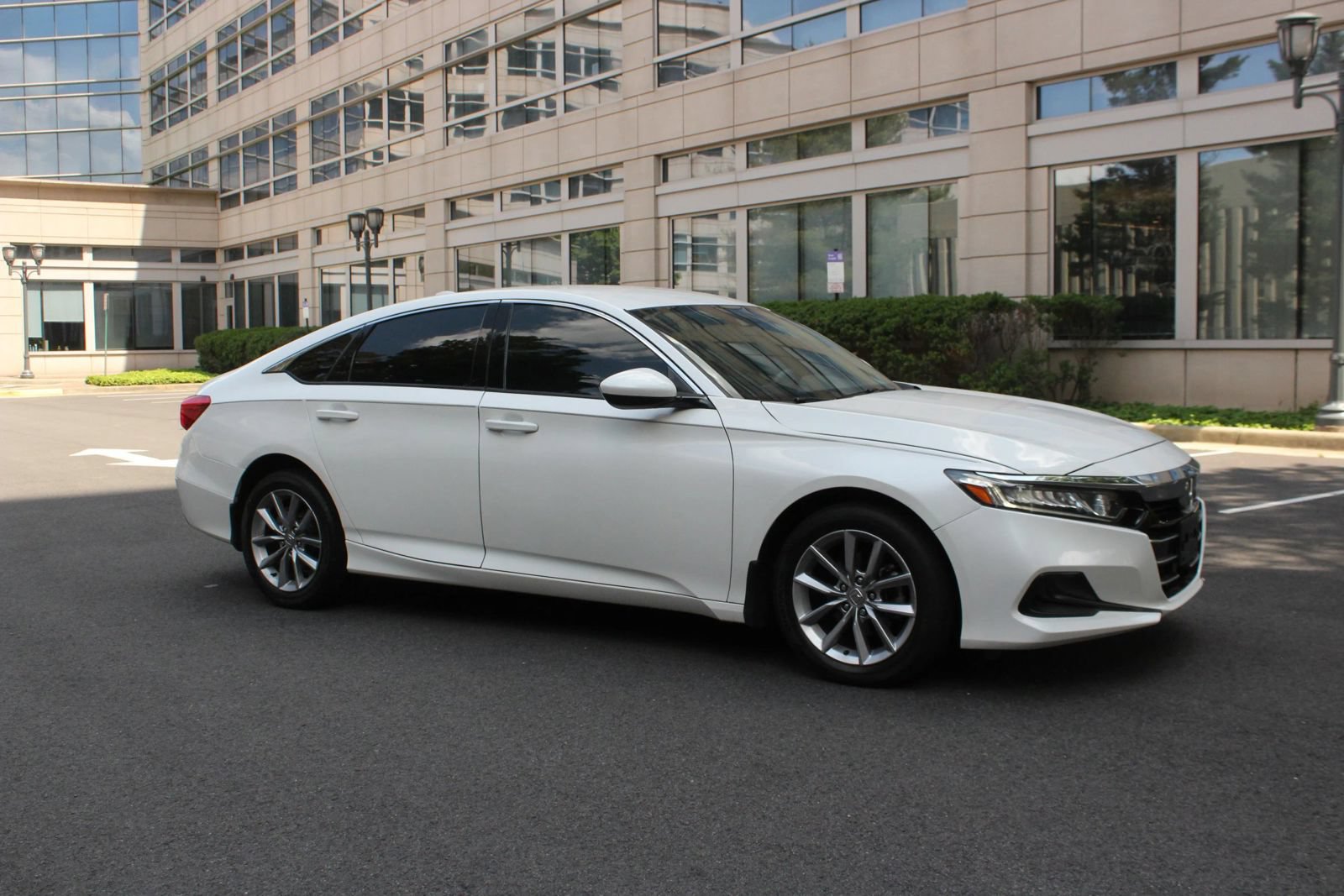 Used 2021 Honda Accord LX image 2