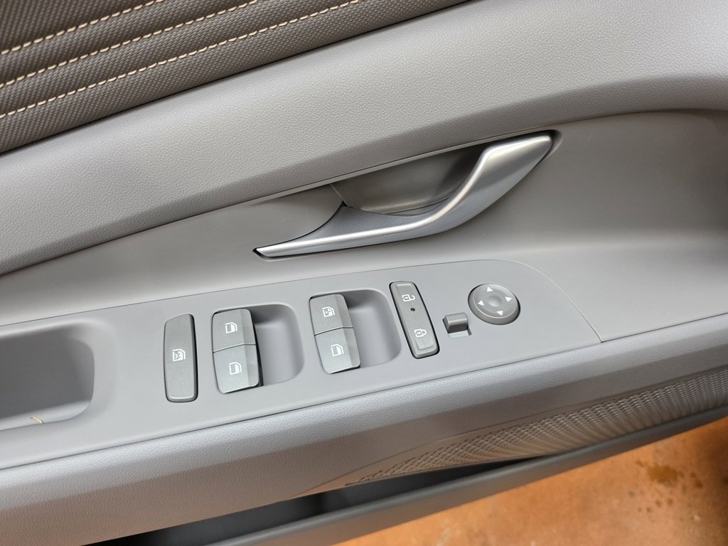 New 2026 Hyundai Elantra Sport image 23