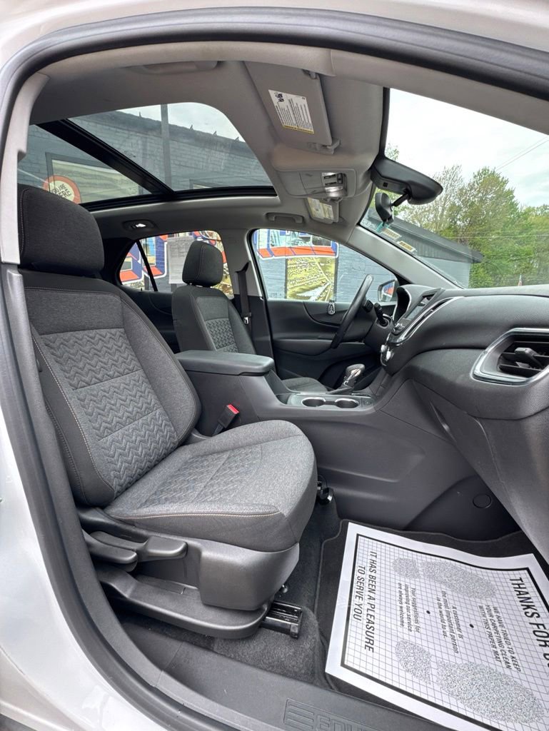 Used 2022 Chevrolet Equinox LT AWD/4WD image 3